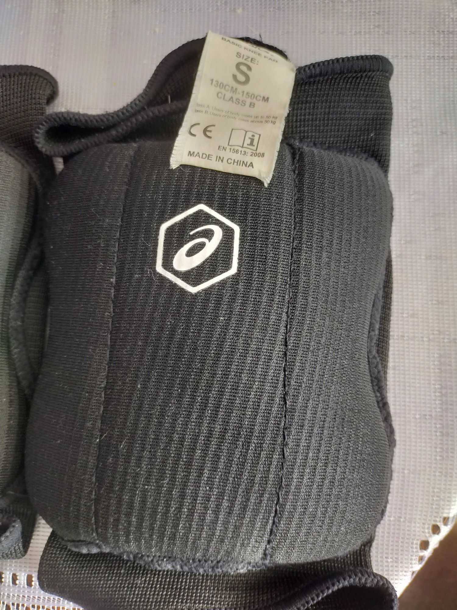 Nakolanniki siatkarskie ASICS BASIC czarne r. S