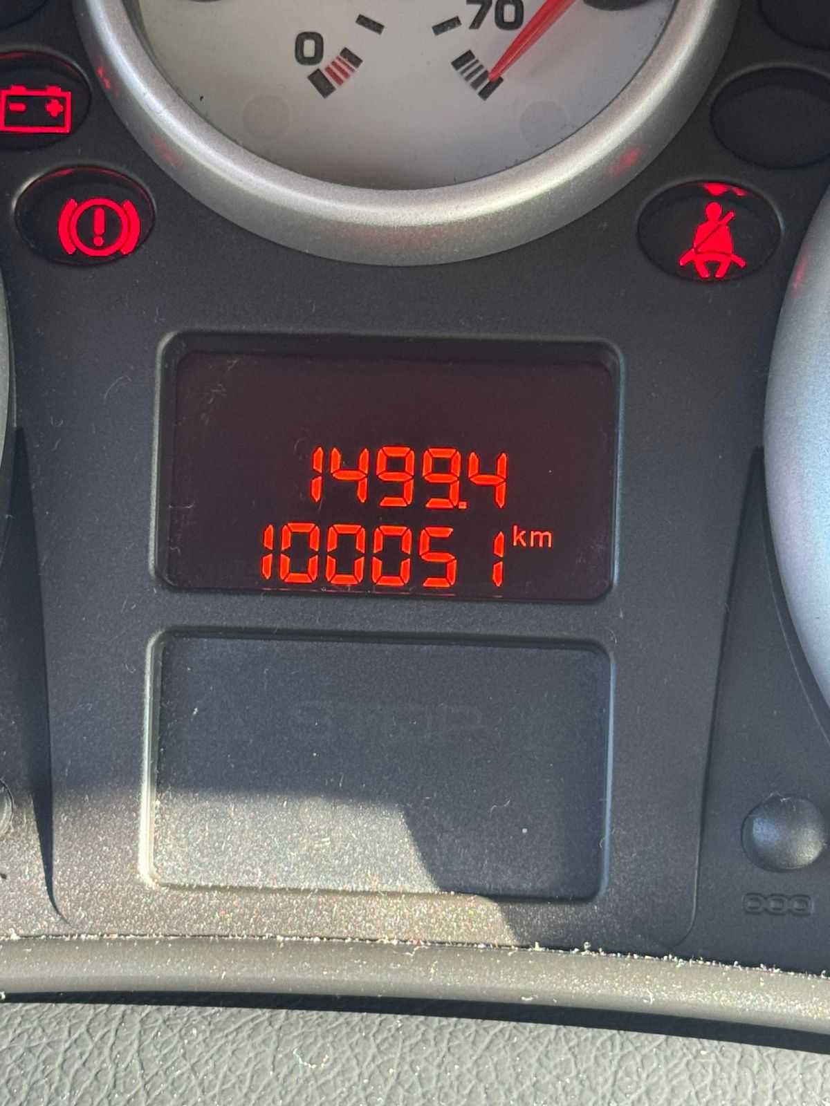 Peugeot 207 1.4 16V 95cv – Excelente estado (Particular)