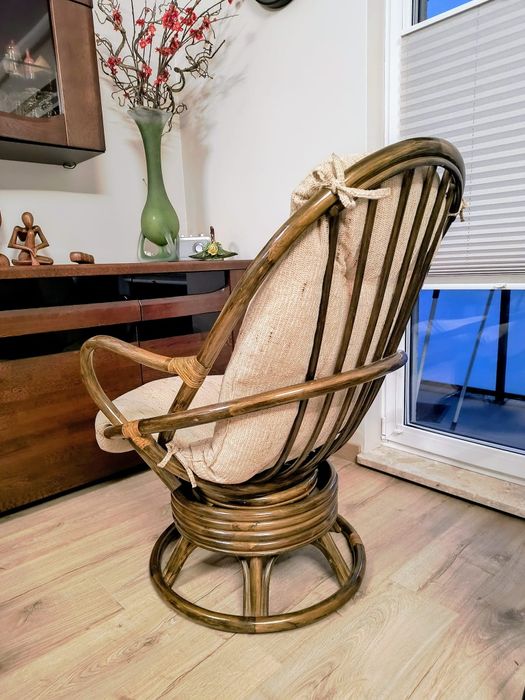 Sprzedam fotel obracany ,sprzężynowy z rattanu