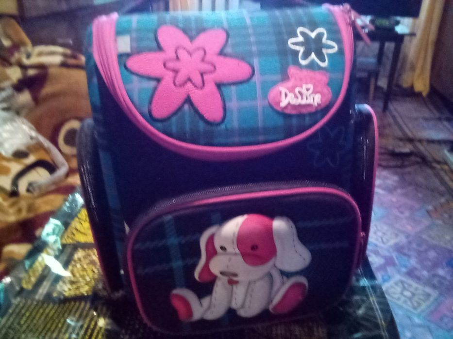 Продам б у детский школьный рюкзак для девочки