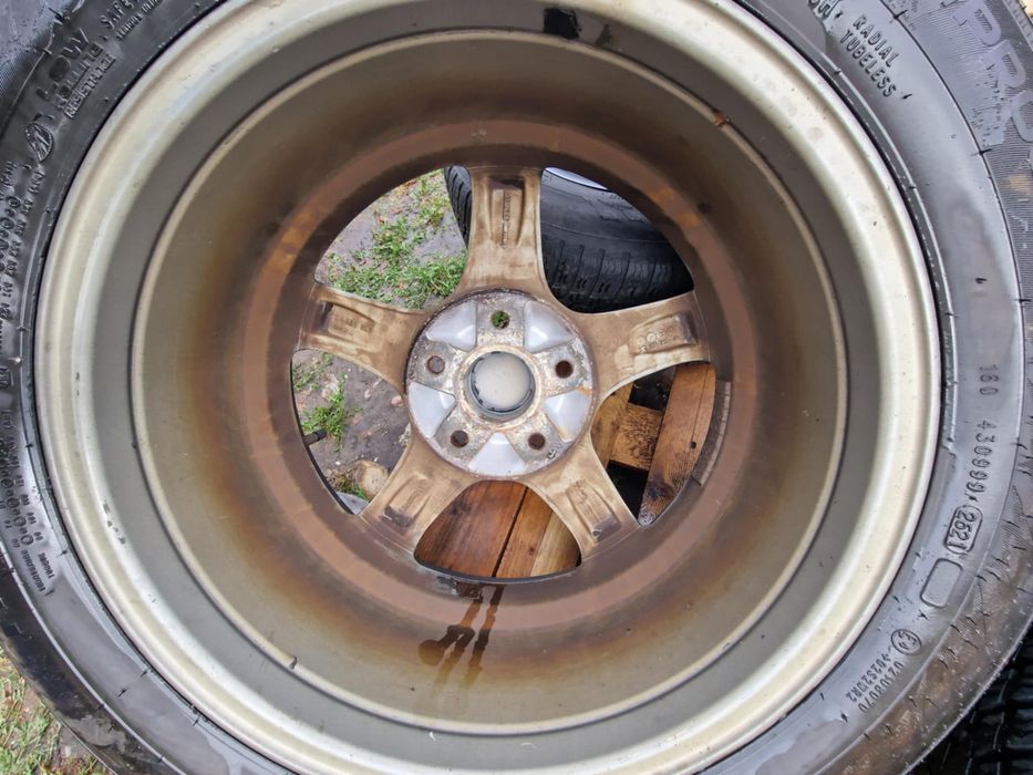 Felgi aluminiowe 17" 5x120 z oponami Nokian 215/60 R17