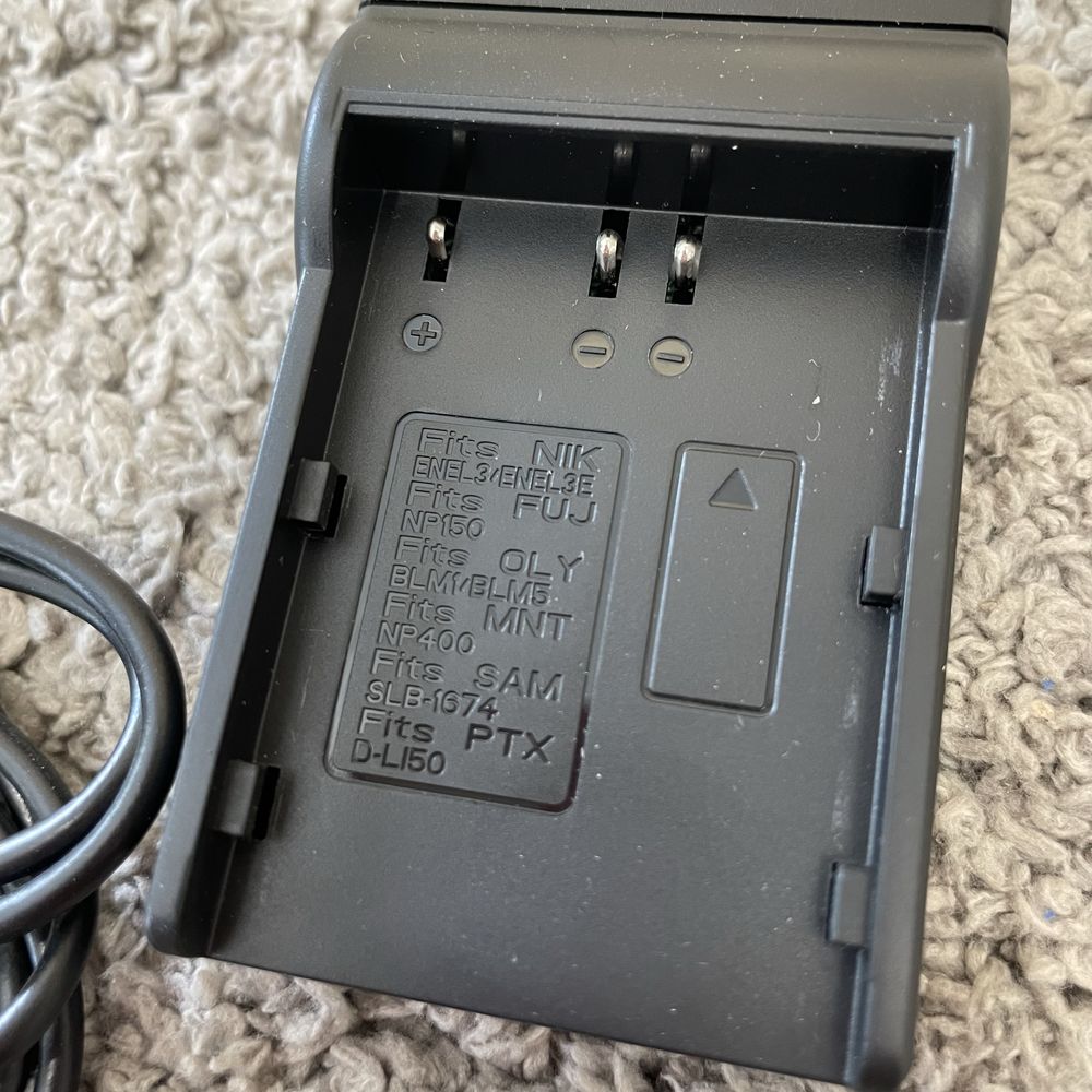 DSTE ładowarka + 2 szt. akumulator zamiennik do Pentax D-LI50