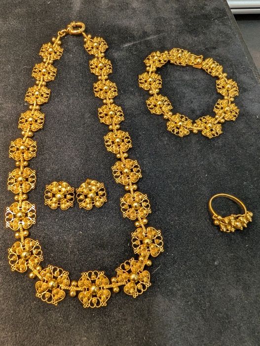 Conjunto Colar, brincos Pulseira, e anel em Filigrana Manual Ouro Port