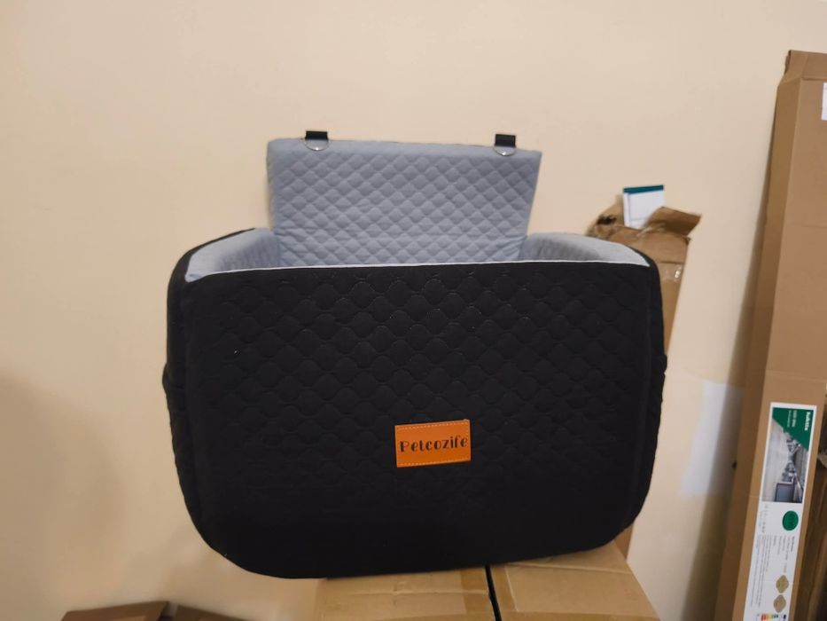 Fotelik samochodowy dla pieska