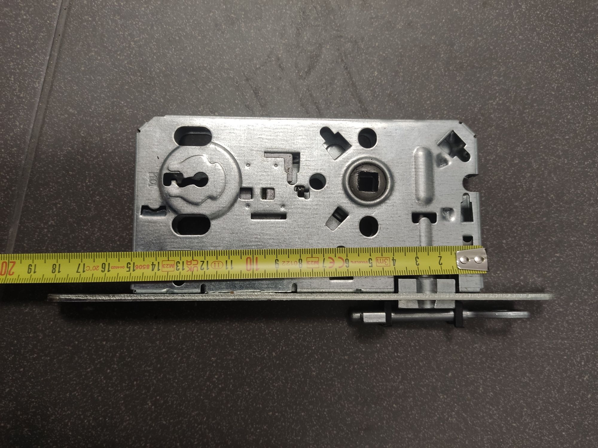 Zamek do drzwi DRE LOB ASSA Abloy srebrny wpuszczany prawy