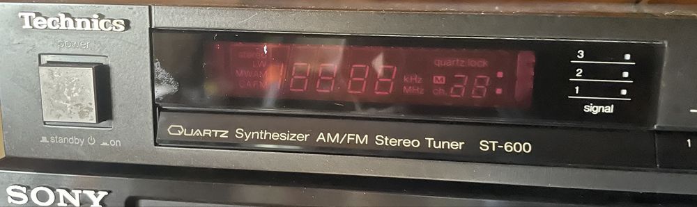 Technics ST-600 Quartz Synthesizer AM/FM Stereo Tuner – Vintage Hi-Fi