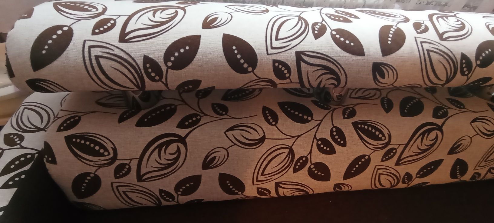 Sofa nierozkładana jak nowa.