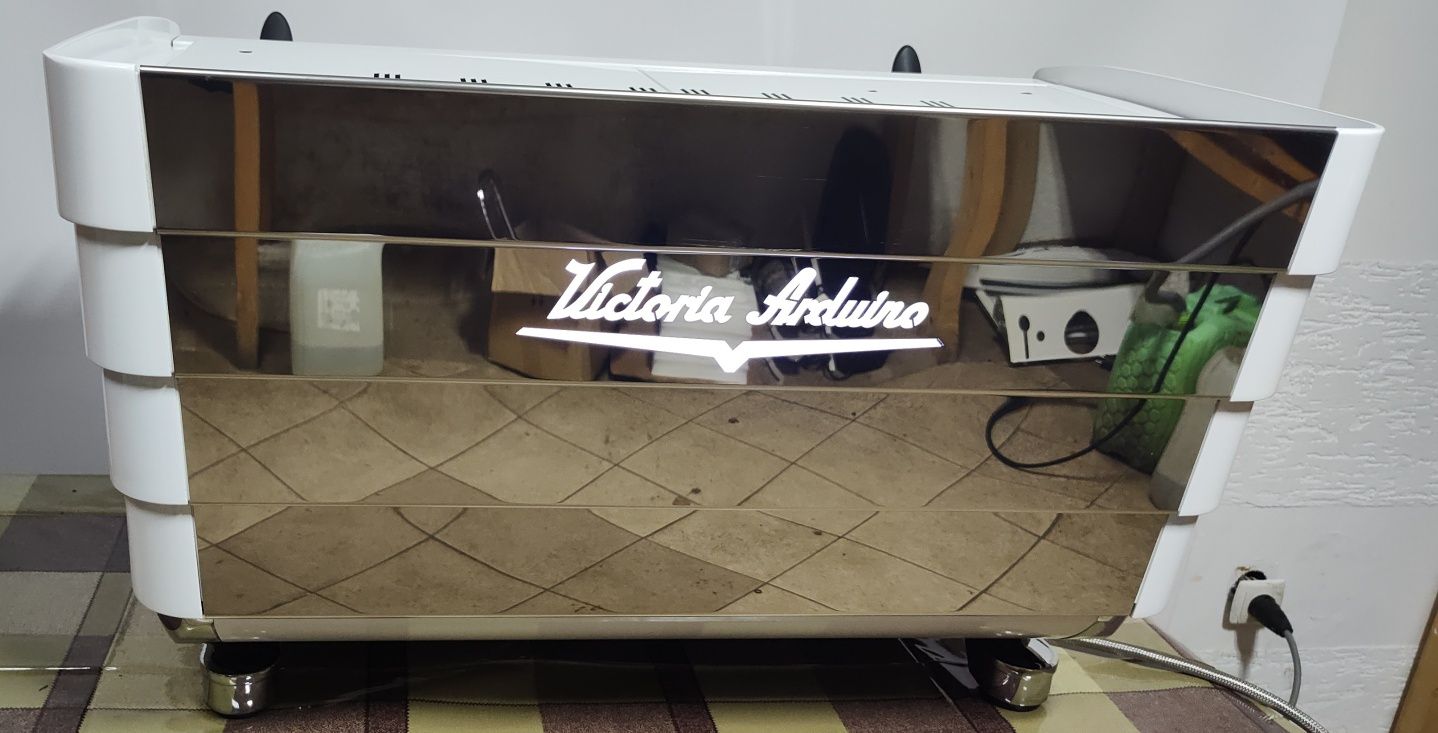 Професійна мультібойлерна кавомашина Victoria Arduino White eagle