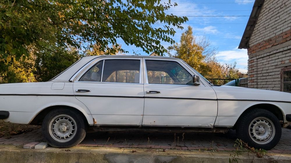 Мерседес Mercedes Benz E class 1982р дизель 2.0
