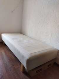 Bardzo wygodne łóżko Solidny drewniany stelaż materac przykręcane nogi