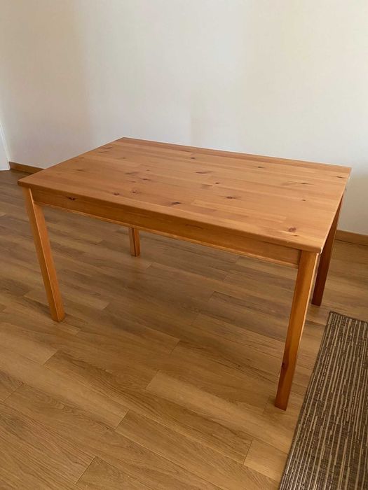 Conjunto de Mesa e 4 Cadeiras JOKKMOKK da IKEA – Madeira Maciça