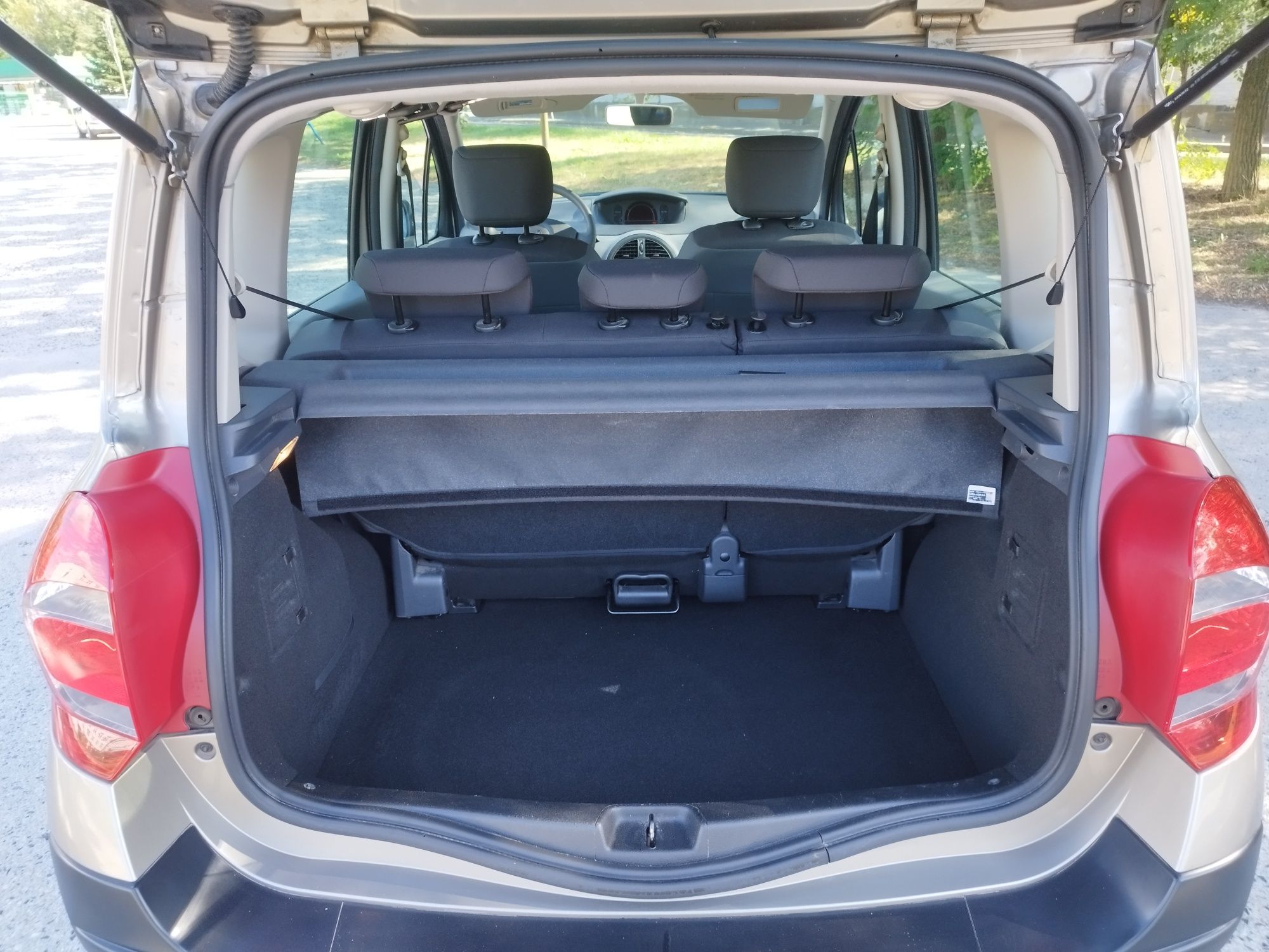 Renault Grand Modus 1.2 16V 100 KM benzyna 91225 tyś.km przebiegu