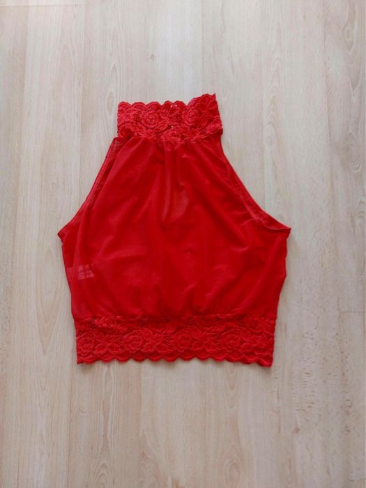 Top koronkowy czerwony