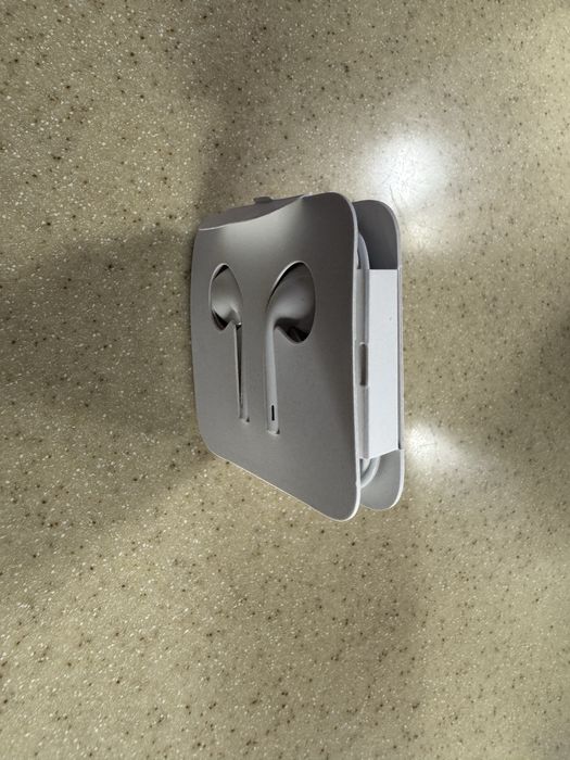 Навушники Apple iPhone EarPods with Mic Lightning (MWTY3ZM/A) оригінал