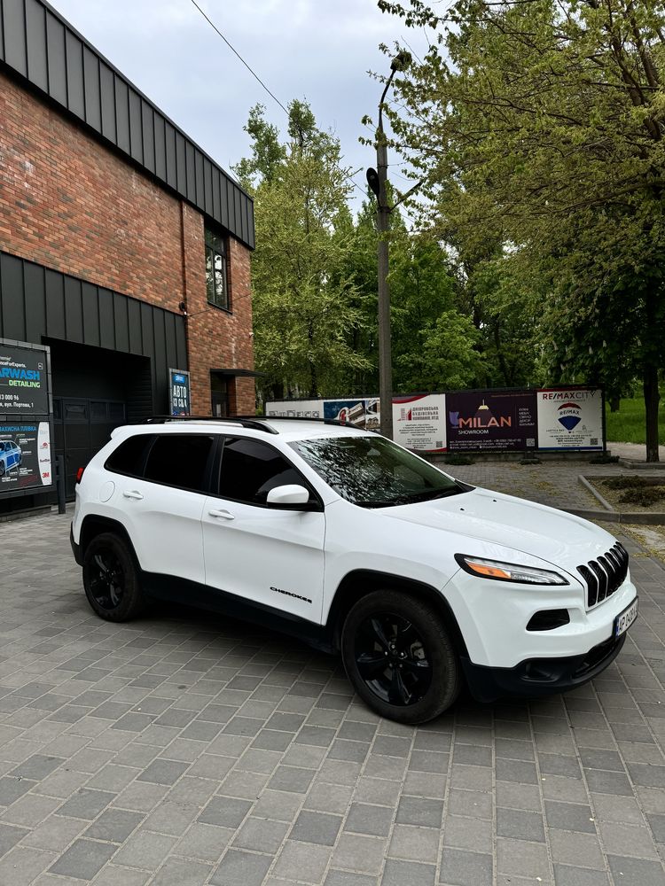 Продам jeep cherokee