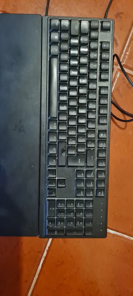Vendo teclado + fones gaming