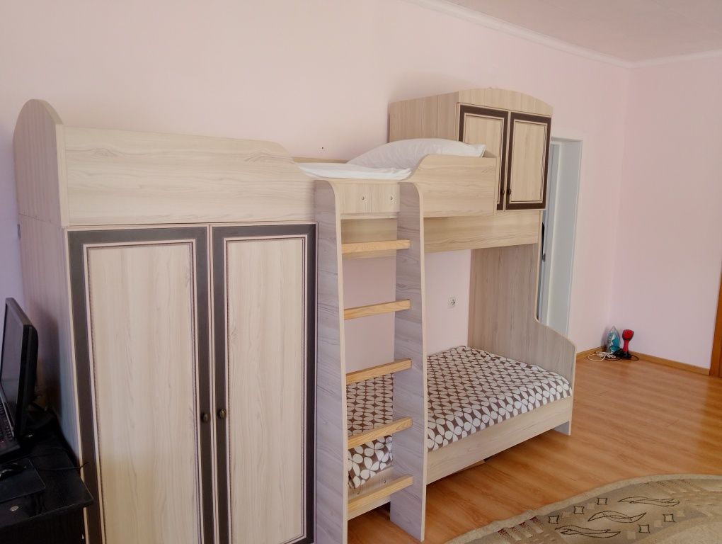 Продам двоярусне ліжко