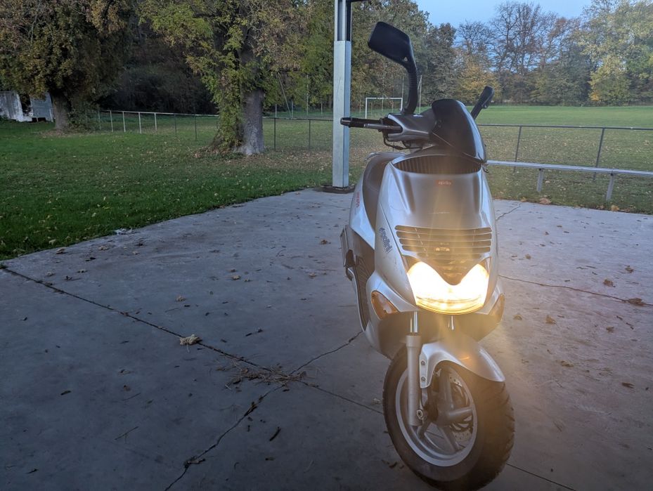 Aprilia Leonardo 125