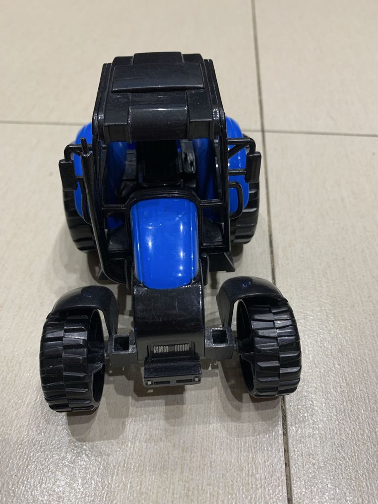Traktor zabawka  dla dzieci