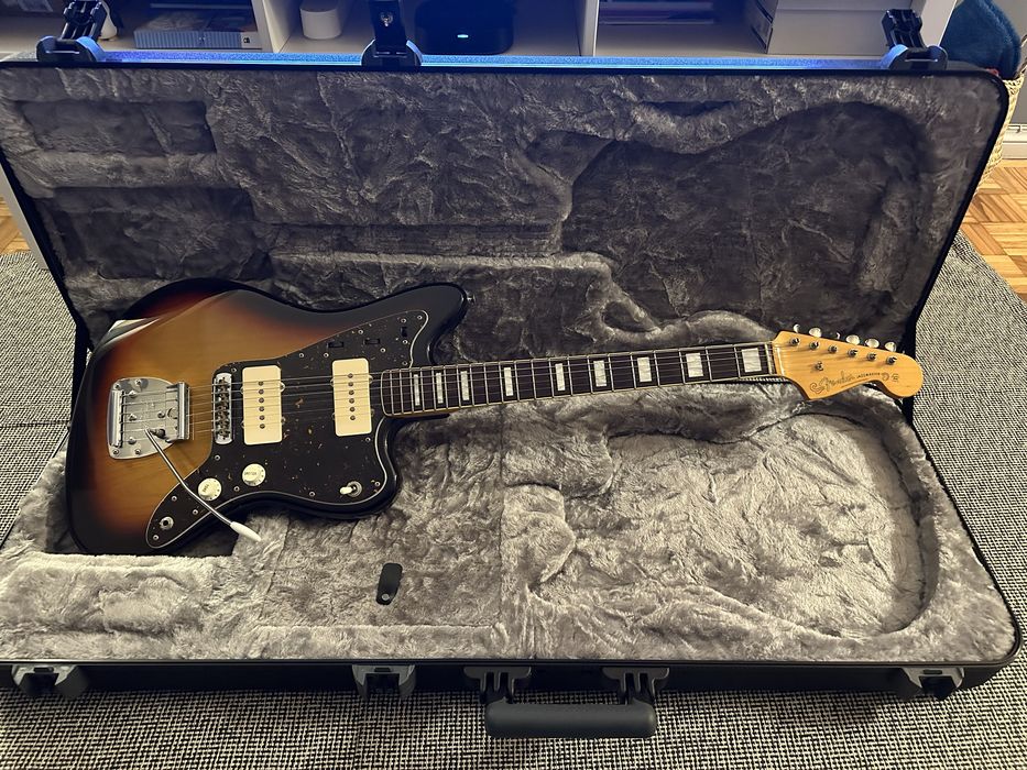 Fender Jazzmaster JM66B Japan + Fender Deluxe Molded Case