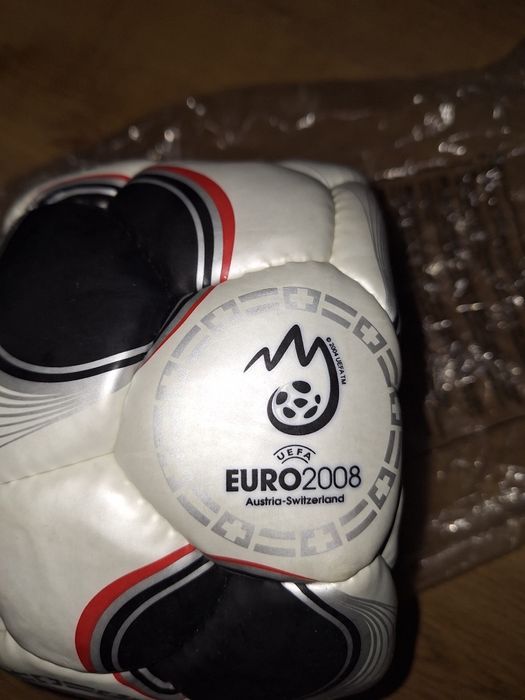 Nowa piłka Adidas Euro2008