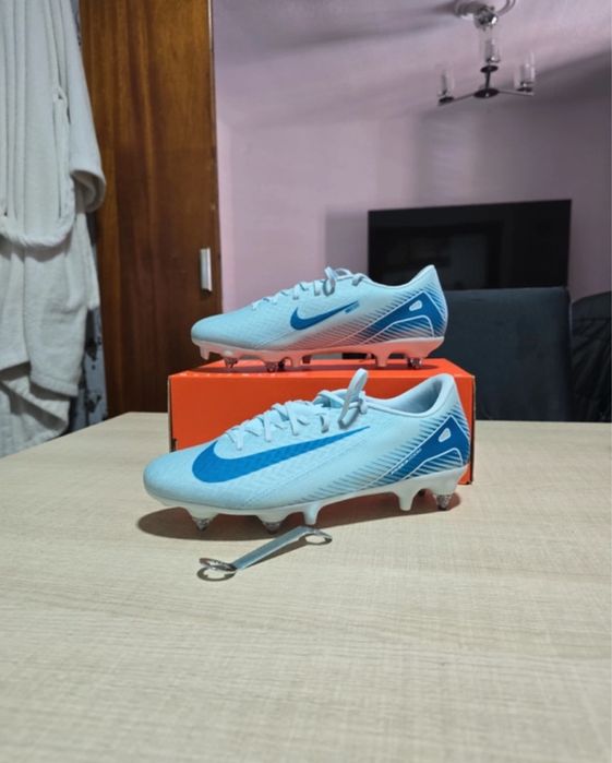Chuteira numero 42 nike