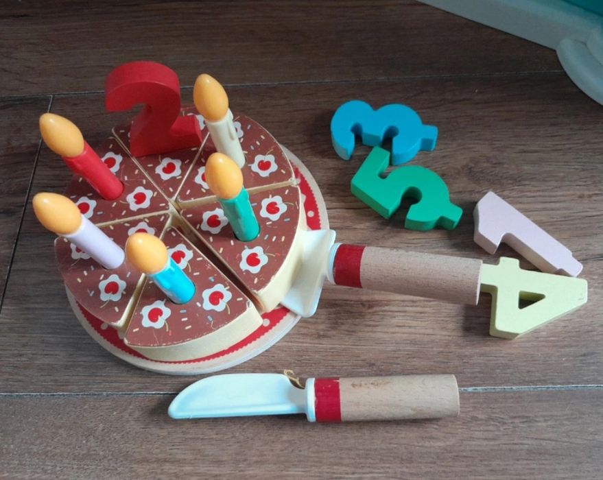 Tort drewniany zabawka