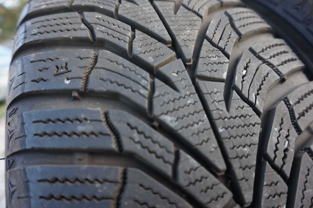 Ford KUGA _ KOŁA ZIMOWE_  felgi z oponami zimowymi 215/65R16
