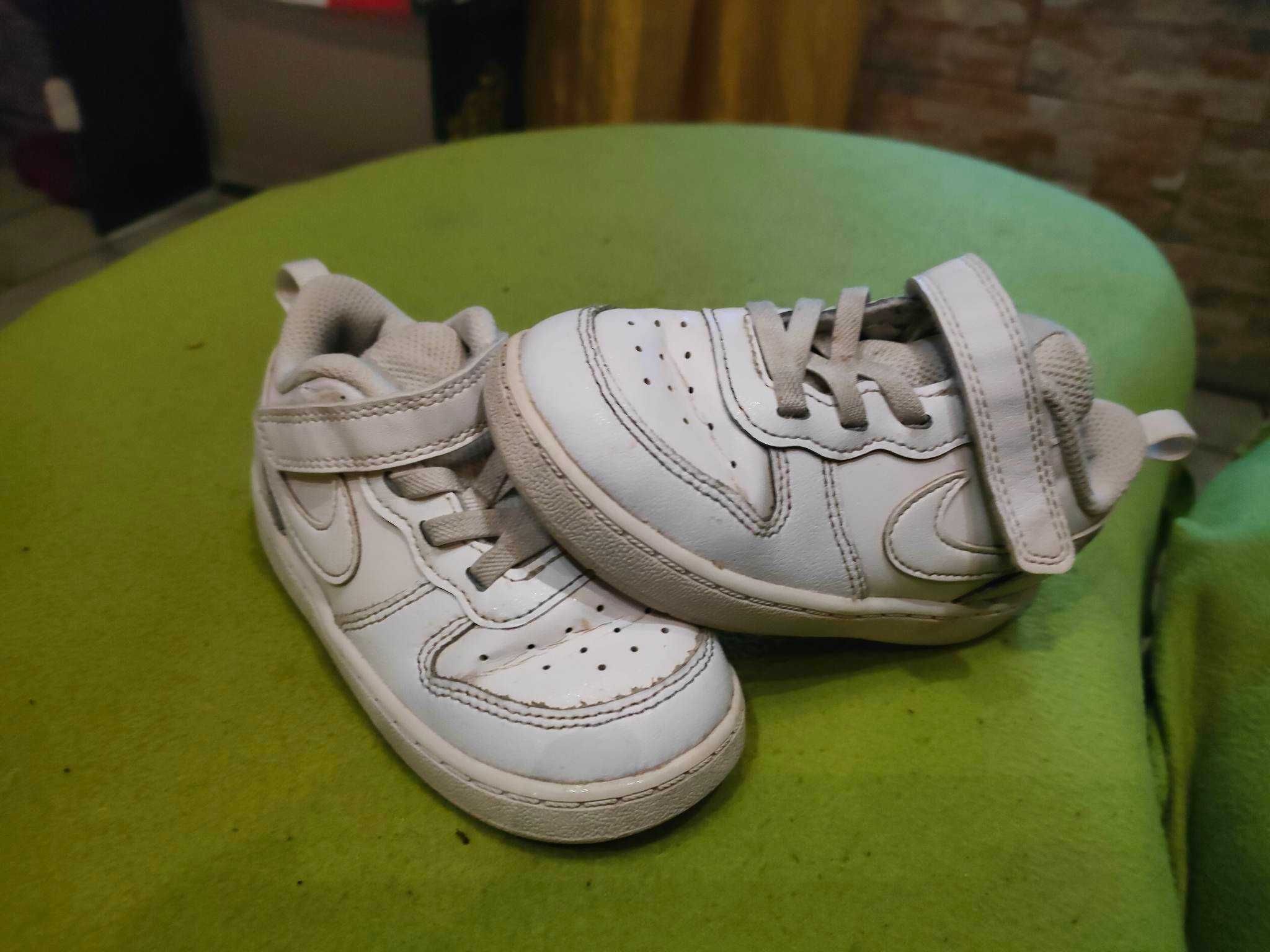 Buty dziecięce Nike rozmiar 25