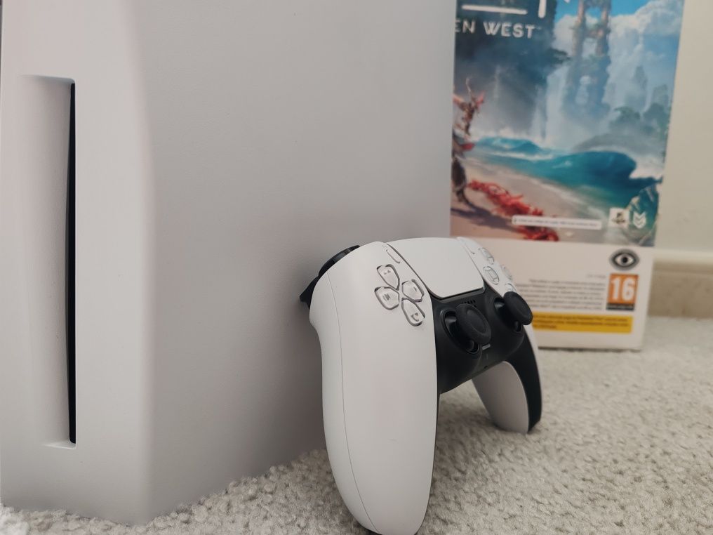 Consola PS5 Standard 825GB