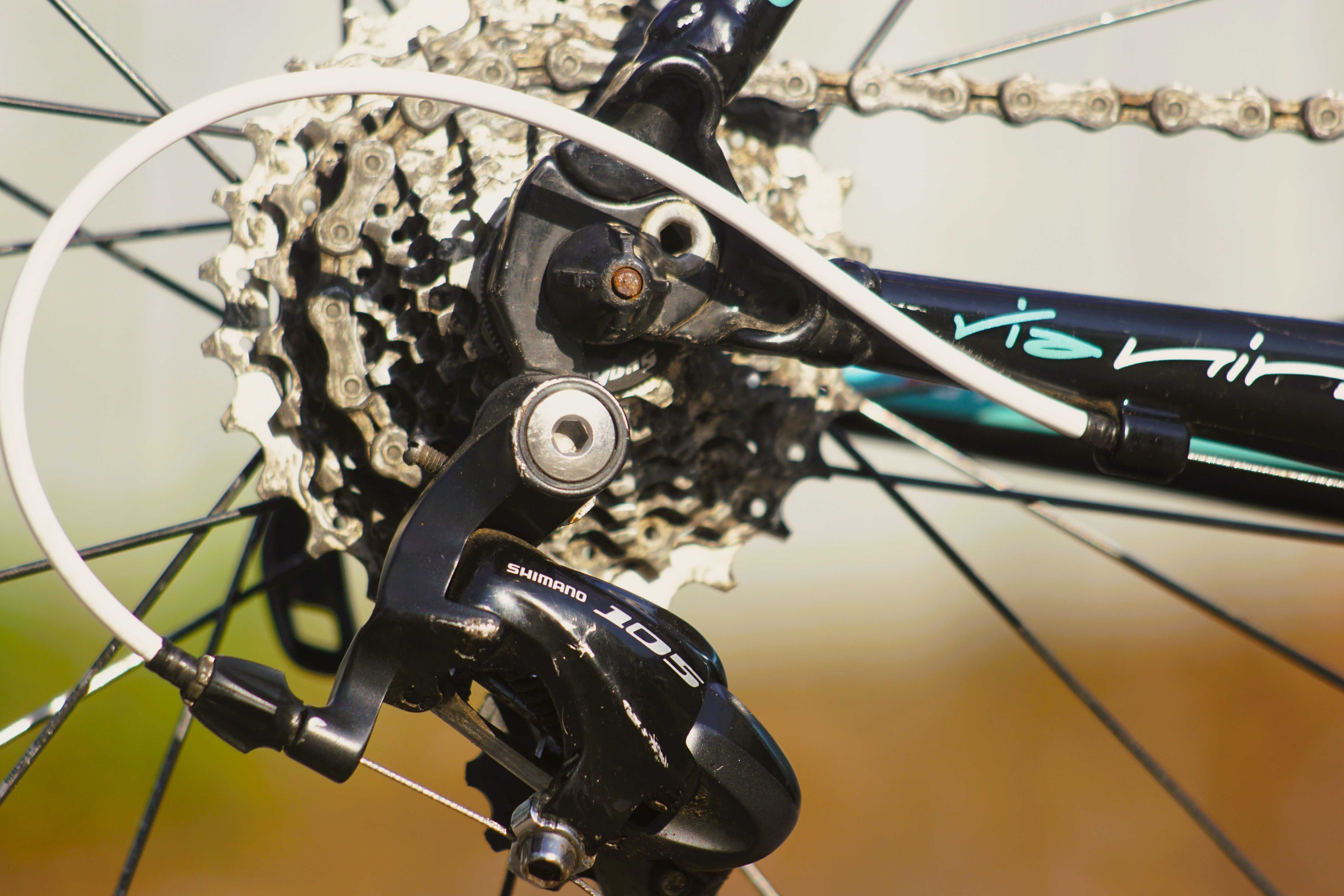 Rower szosowy endurance Bianchi Via Nirone Shimano 105 Vittoria Zafiro