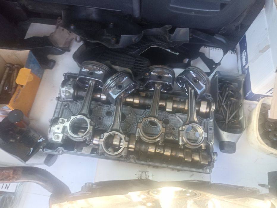 Двигун опель зафіра 1,6 cng запчастин блок головка коленвал шатуни р