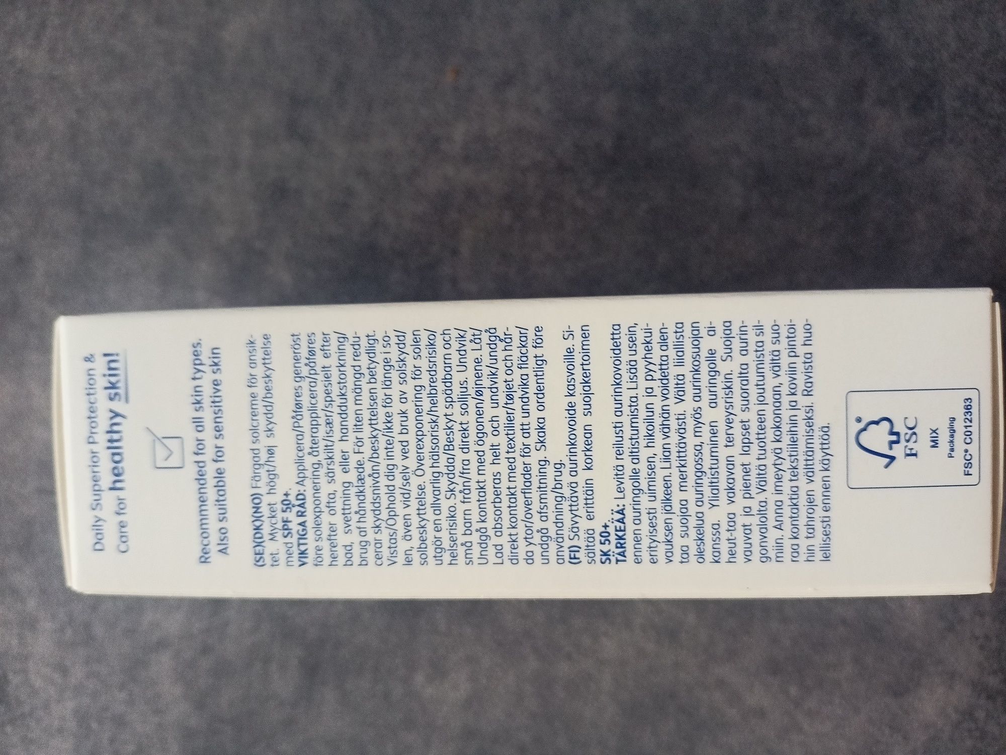 Nivea ultra light Daily Fluid spf 50+( lekki kolor ))