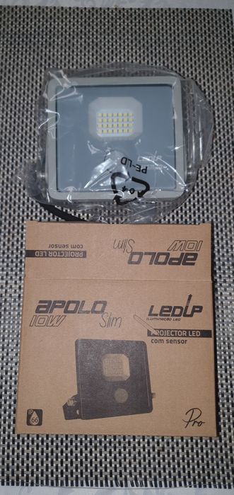Projetor APOLO Slim 10W com sensor 6000K