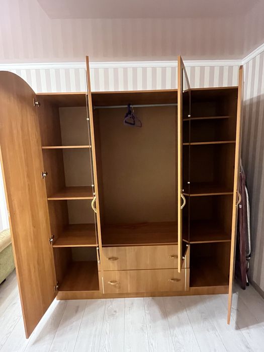 Продається шкаф в хорошому стані