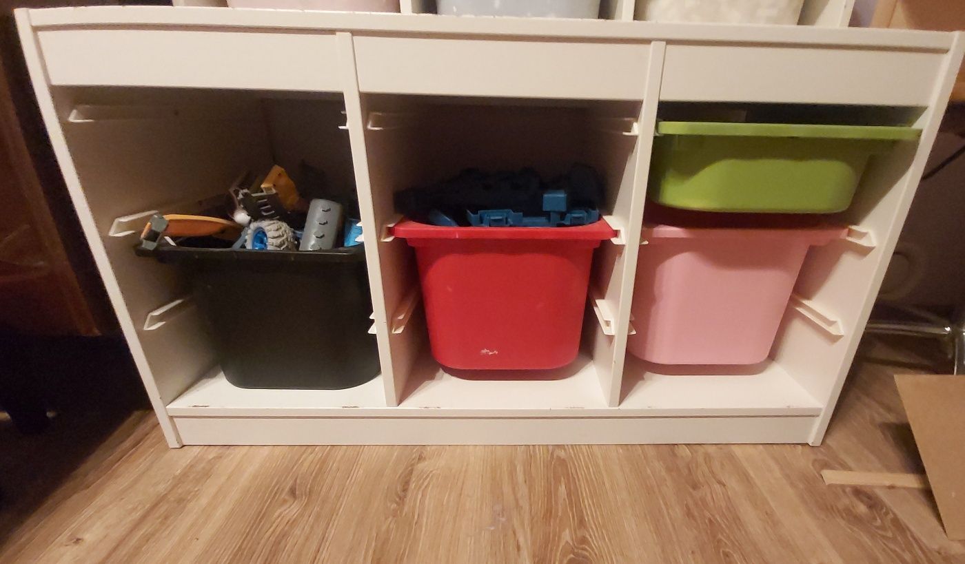 Rezerwacja.Regał Ikea TROFAST z pojemnikami