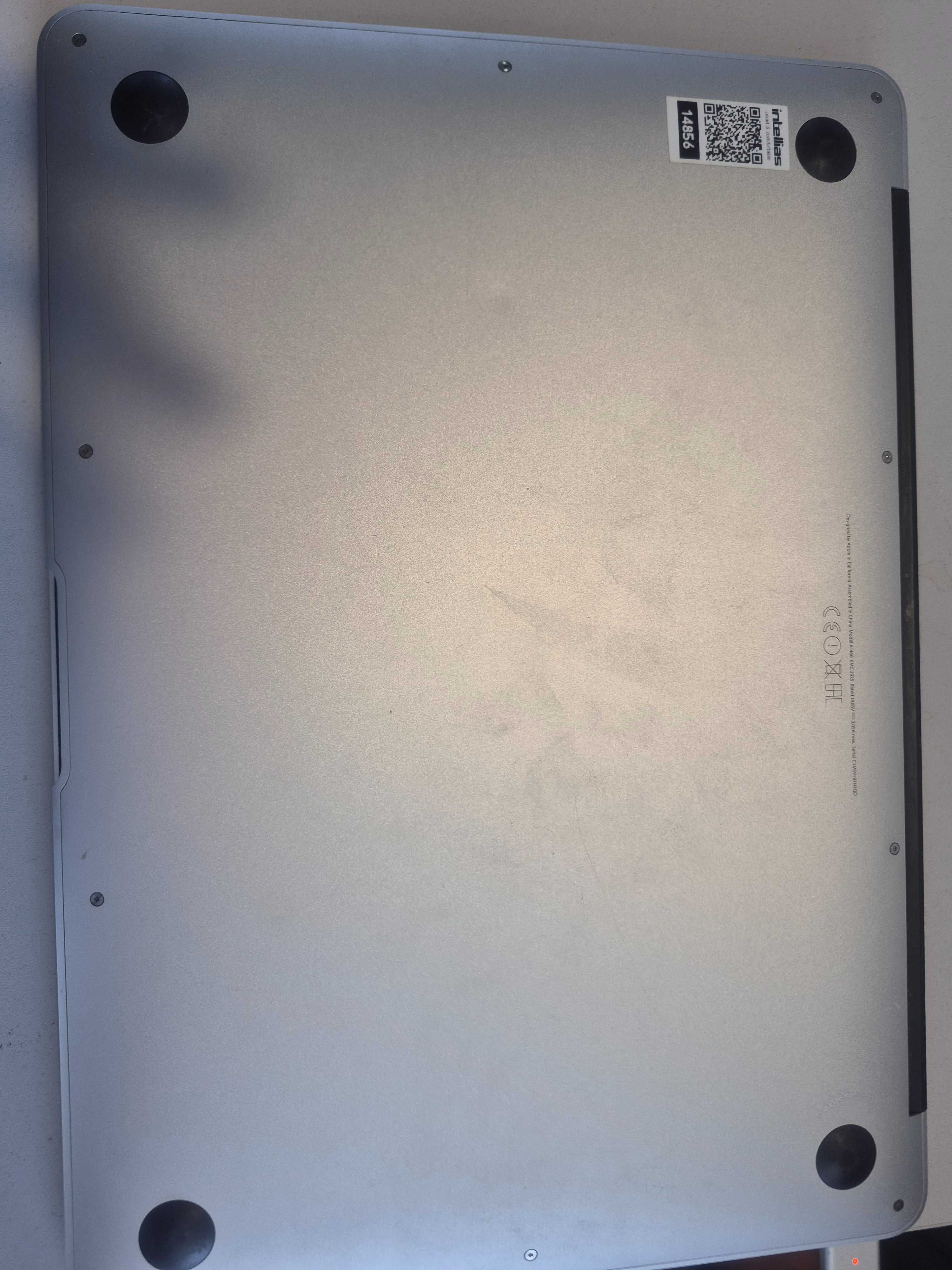 Продам ноутбук Apple MacBook Air - A1466