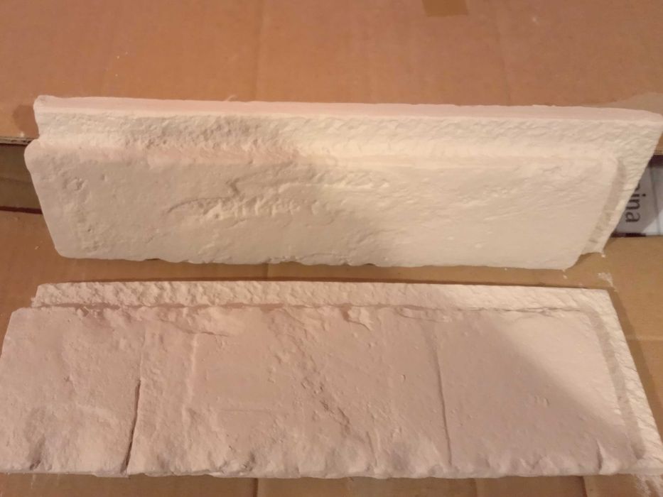 Cegła, cegiełki ozdobne gipsowe z fugą, stara cegła kolor biały