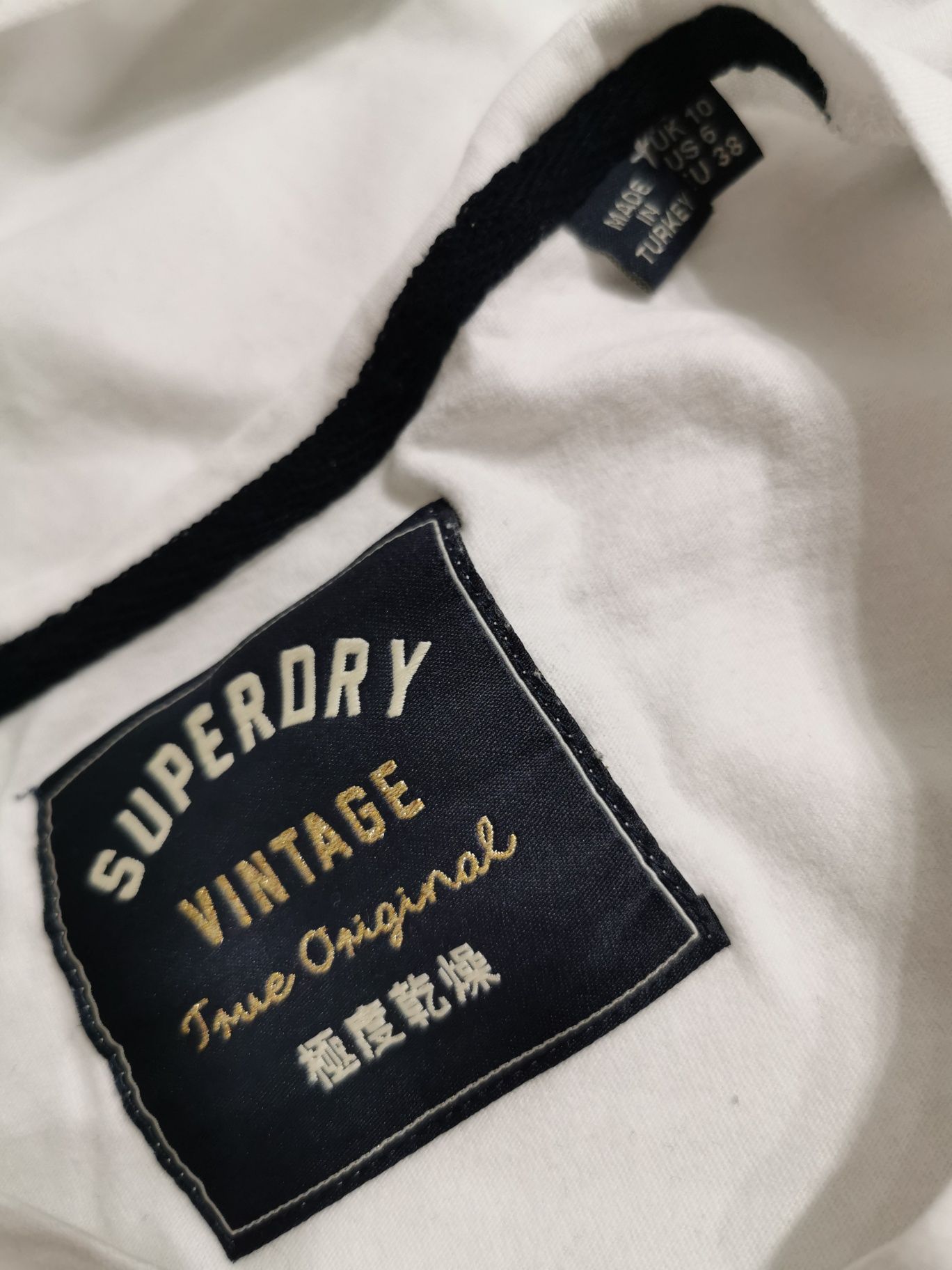 T-shirt damski marki Superdry