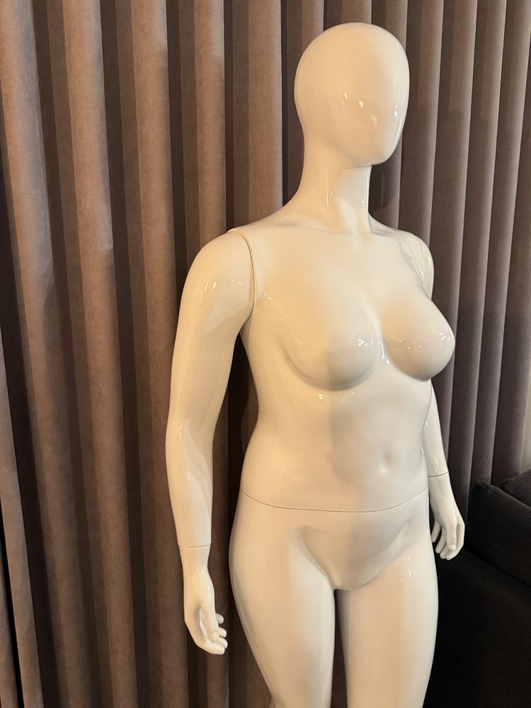 Manekin sklepowy XXL Plus Size