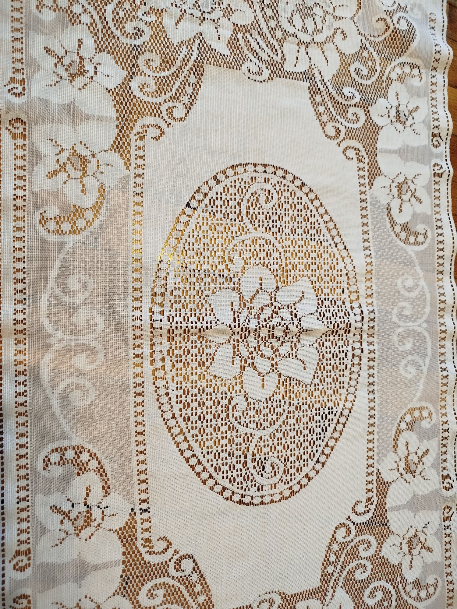 Bieżnik na stół biały