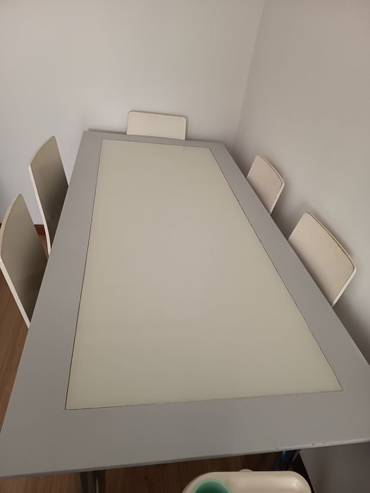 Mesa 1.70m x 0.7m (Cadeiras gratuitas)