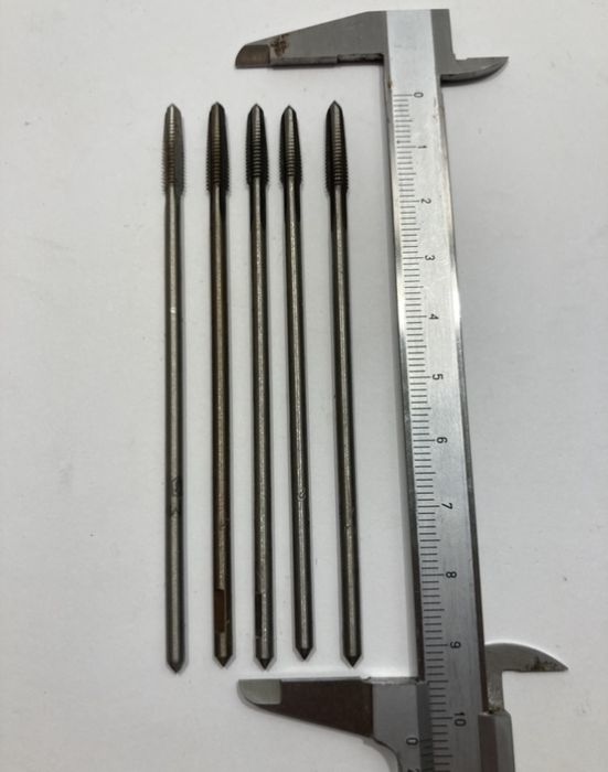 Gwintownik M4 gwintowniki 4 ngmf dlugie przelotowe  4 maszynowe