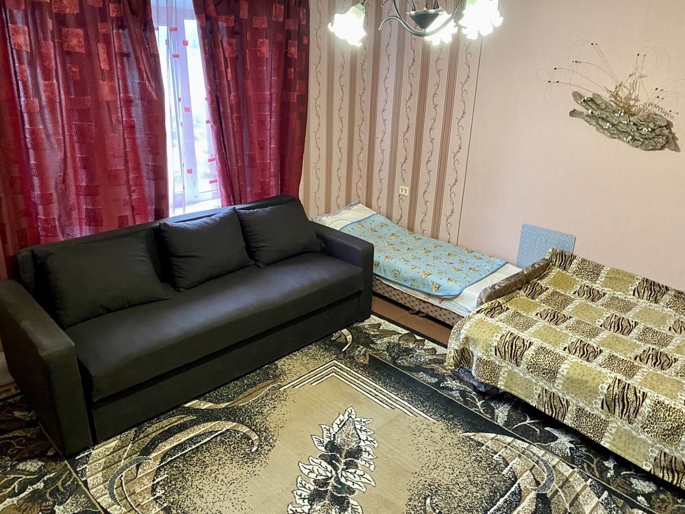 Подобова аренда квартири (2к) в Каневі