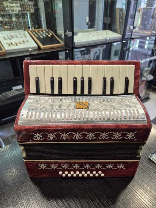 Akordeon Małsyz ZSRR 16 Basów