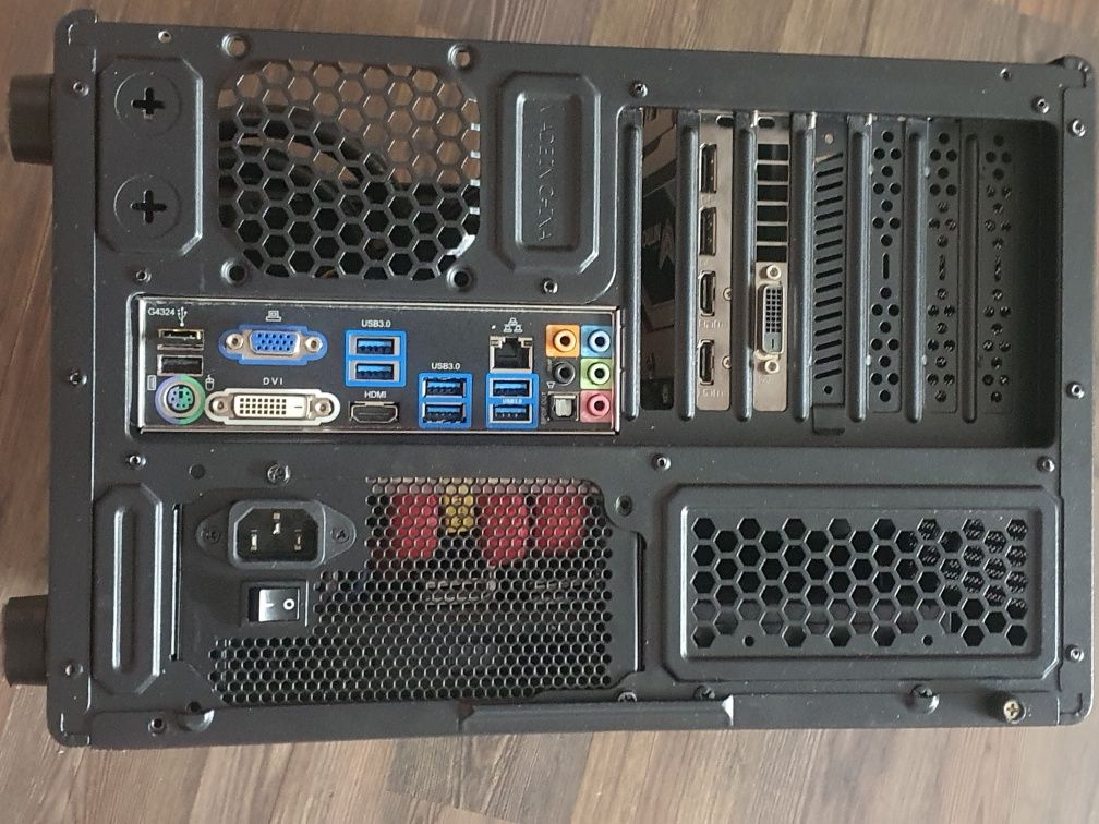 Komputer stacjonarny i7