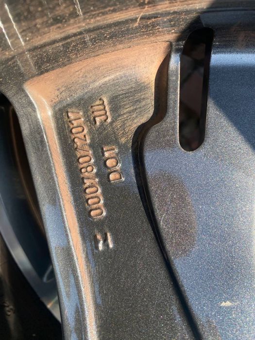 Диски титанові диски ауди етрон легкосплавні  диски 5х112 4KE601025T