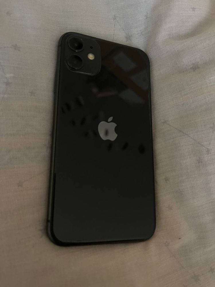 Продаю iPhone 11