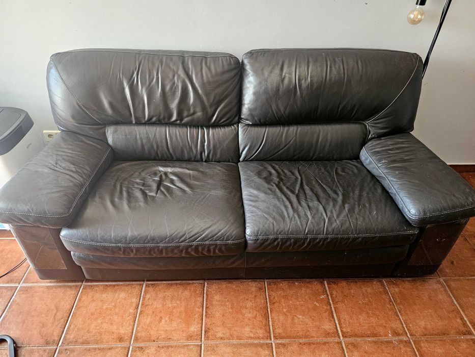 Sofa preto chateau d'ax pele