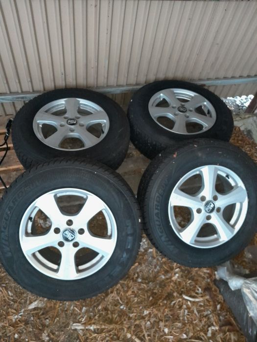 Opony koła  215 /70/16 zimowe nexen suzuki grand vitara honda